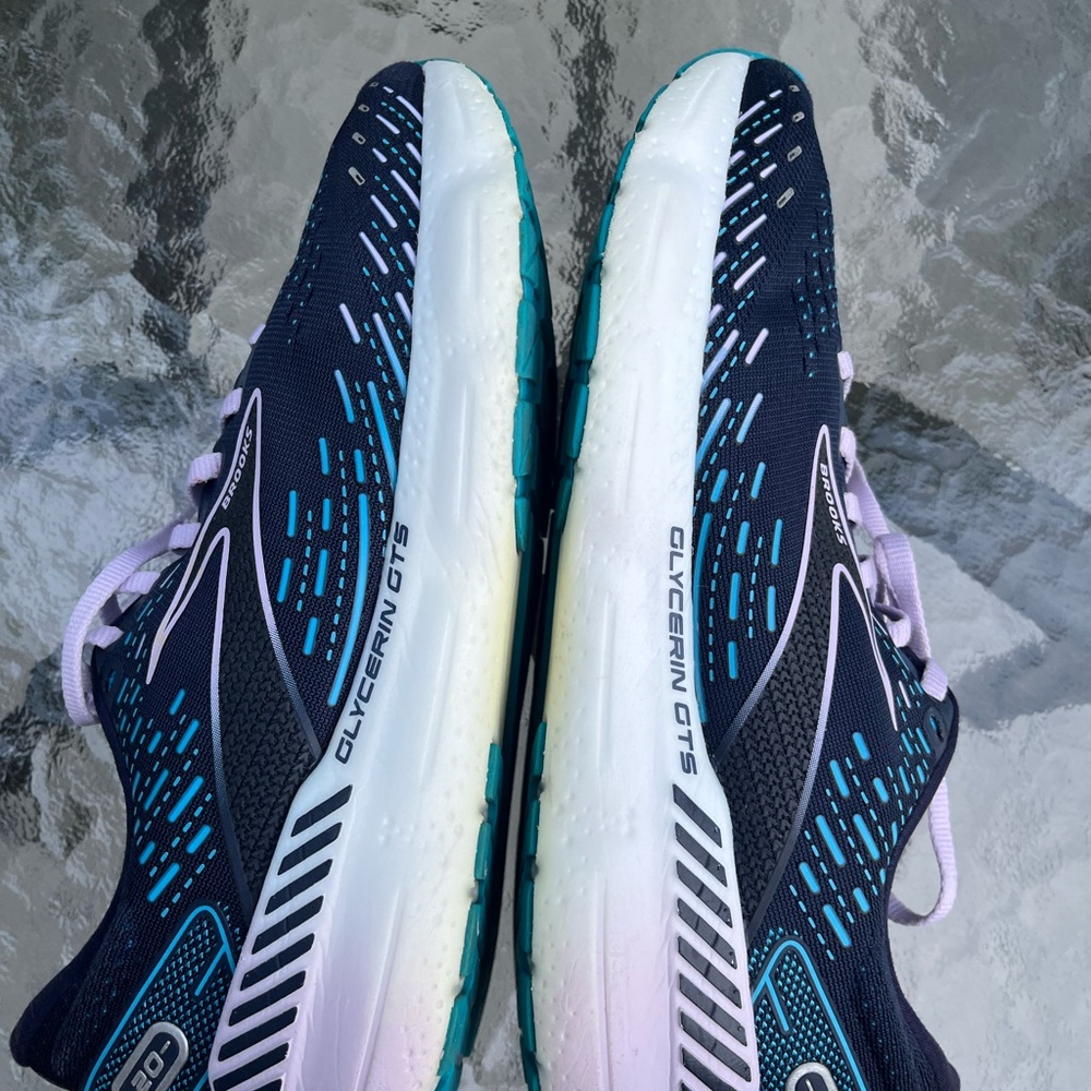 Brooks Glycerin 20 Blue w/Lavender Laces Size 9 1/2 FREE SHIPPING $65. - Picture 3 of 13